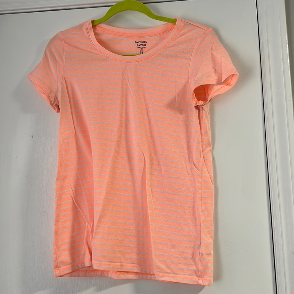 EUC Gap Favorite T-Shirt
